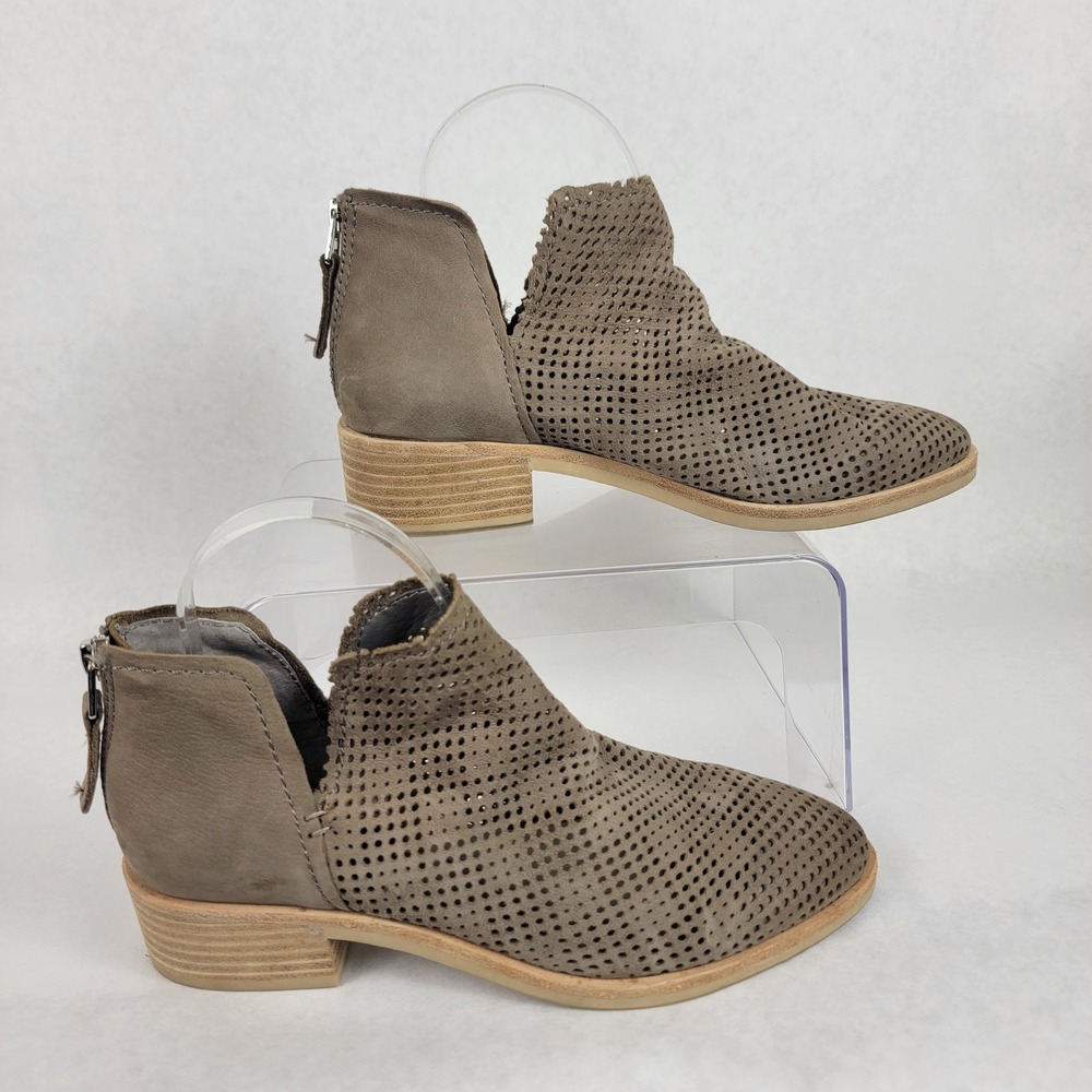 Dolce Vita Tauris Womens 8 Perforated Leather Booties Classic‎ Ankle Boot Casual
